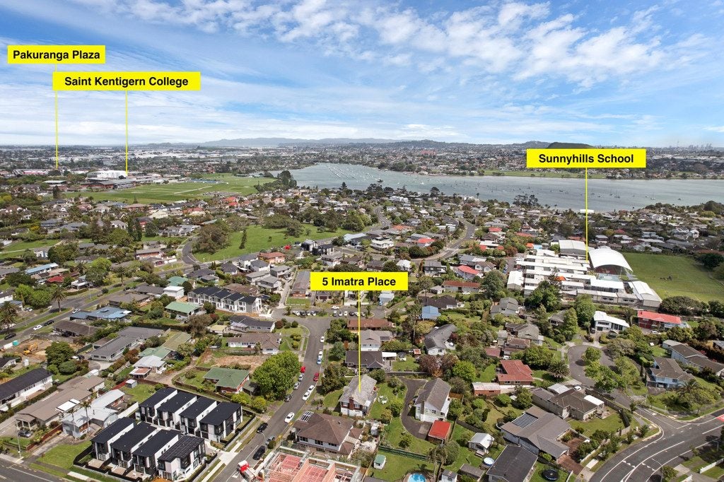 5 Imatra Place, Sunnyhills, Auckland - Carousel 2