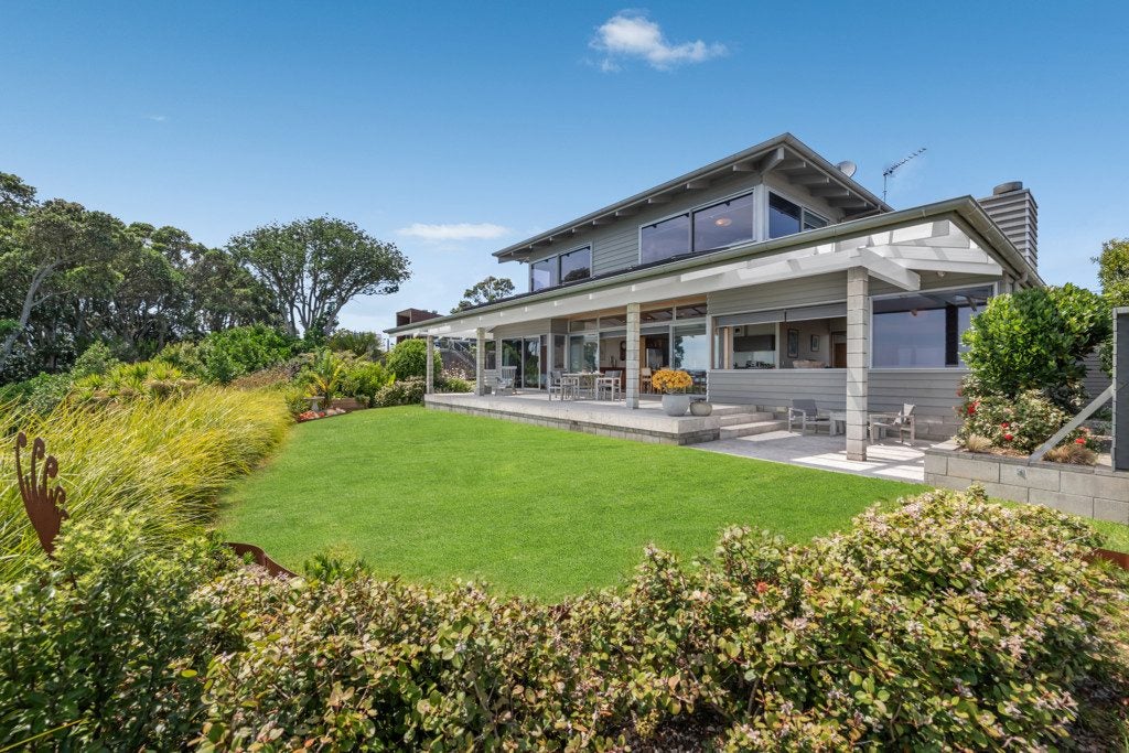 40 First View Avenue, Beachlands, Auckland - Carousel 2