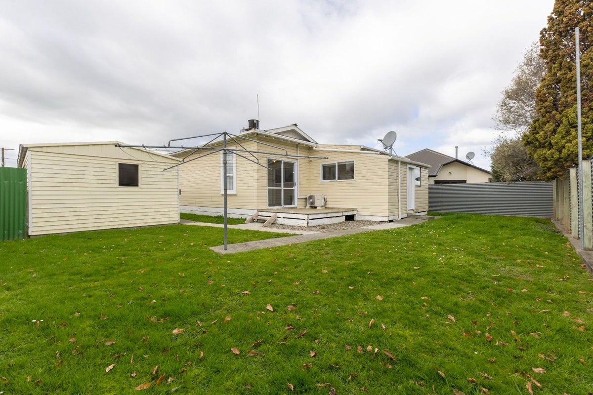 17 Carlisle Street, Milson, Palmerston North - Carousel 17