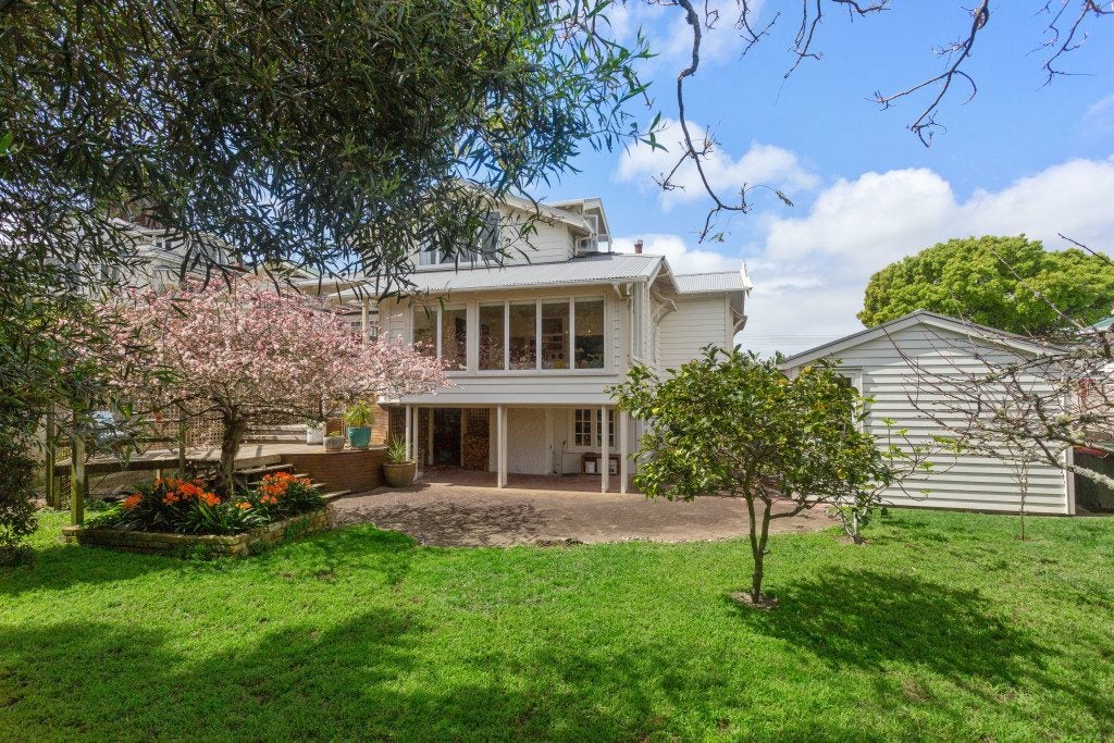 7 Huia Street, Devonport, Auckland - Carousel 2