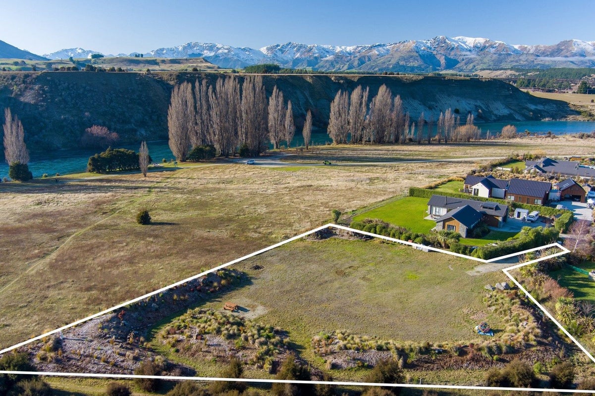19 Hikuwai Drive, Albert Town, Wanaka - Carousel 2