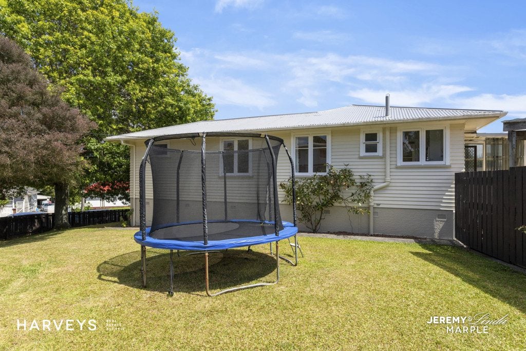 120 Vodanovich Road, Te Atatu South, Auckland - Carousel 2