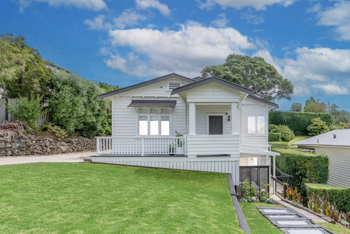 21 Columbia Road, Sandringham, Auckland - Carousel 1