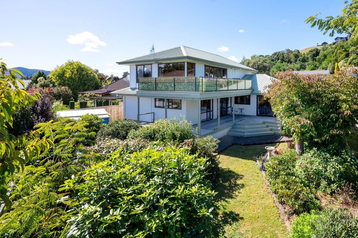 3 Boojum Dell, Kinloch, Taupo - Carousel 2