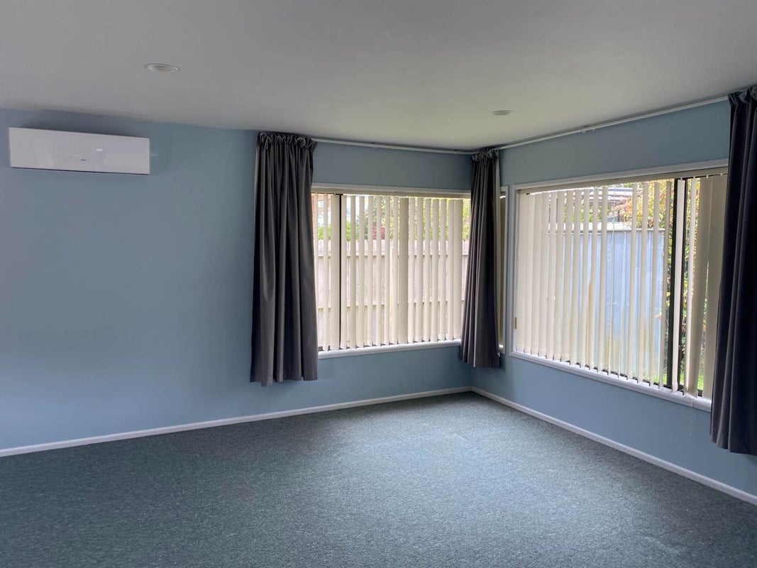 5A Carnoustie Drive, Wattle Downs, Auckland - Carousel 2