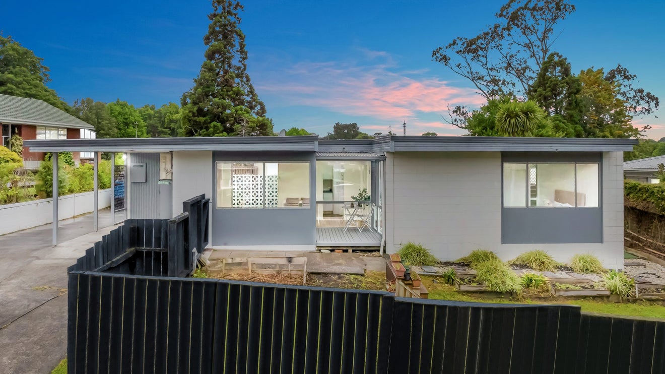 1/42 Bentley Ave, Glenfield, North Shore City - Carousel 1