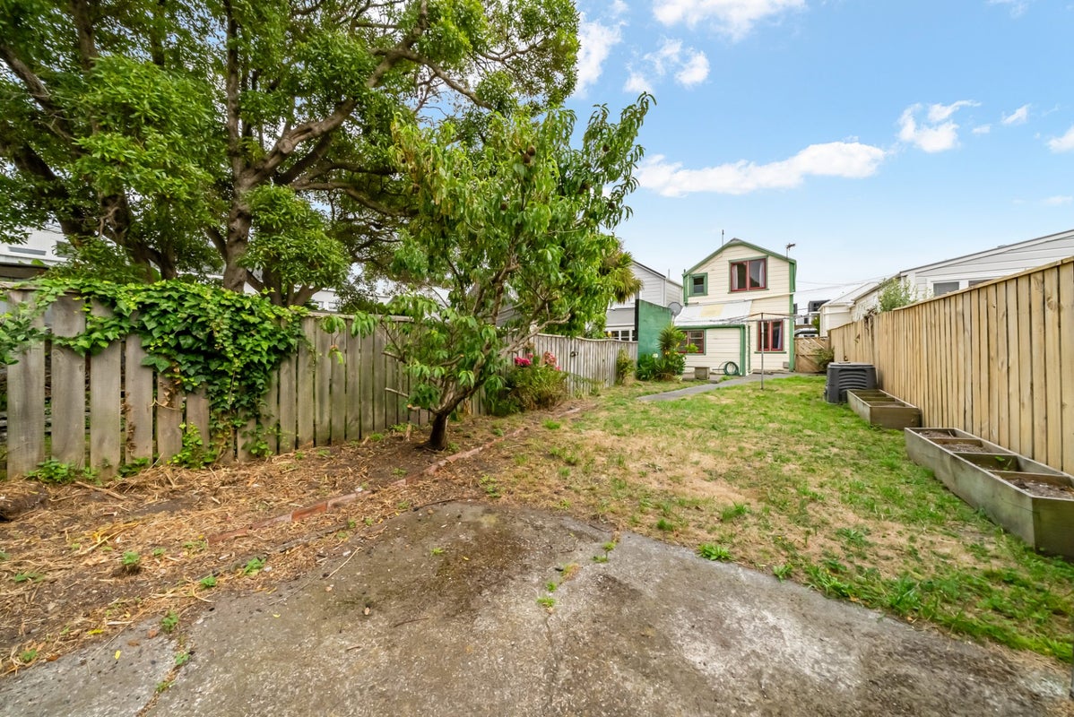 14 Normanby Street, Newtown, Wellington - Carousel 13