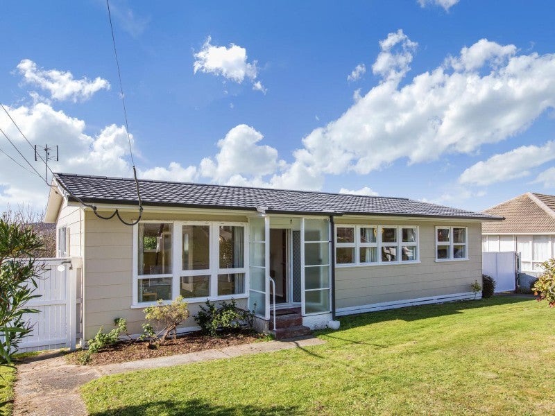 42 Kotuku Street, Elsdon, Porirua - Carousel 2