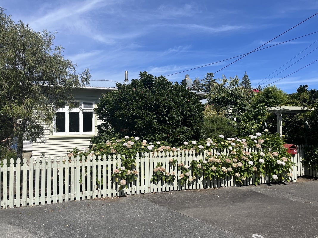 12 Matipo Street, Eastbourne, Lower Hutt - Carousel 2