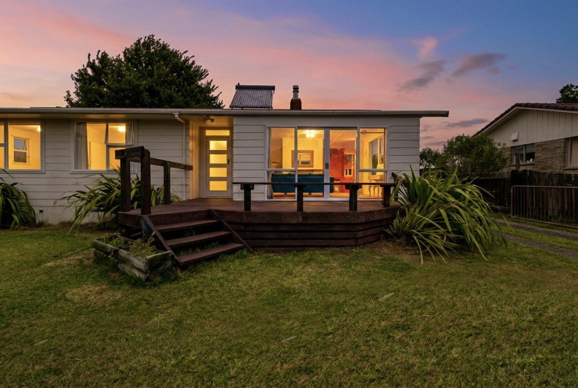 5 Clouston Crescent, Fenton Park, Rotorua - Carousel 1