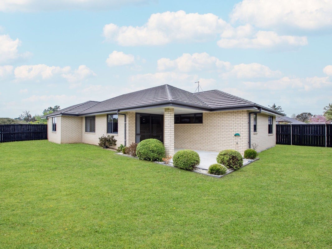 266 Dixon Road, Fitzroy, Hamilton - Carousel 2