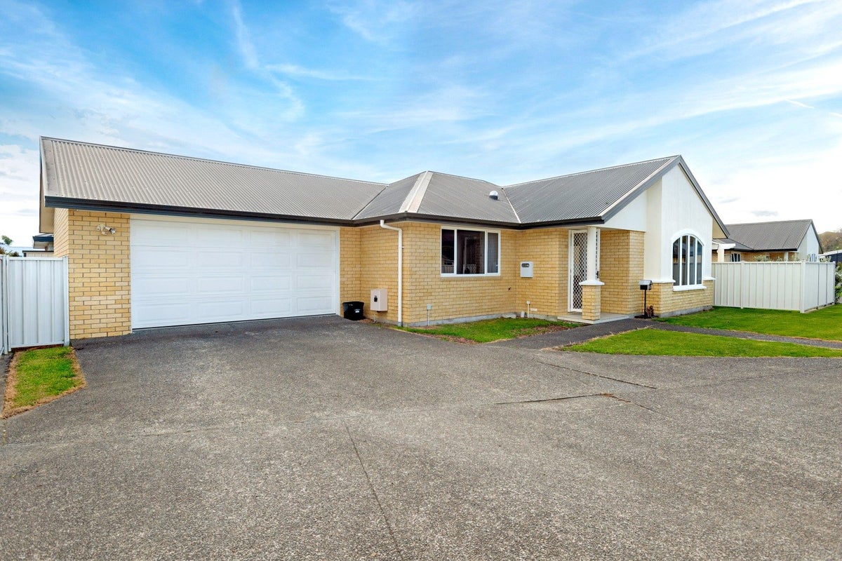 36 Potae Avenue, Lytton West, Gisborne - Carousel 16