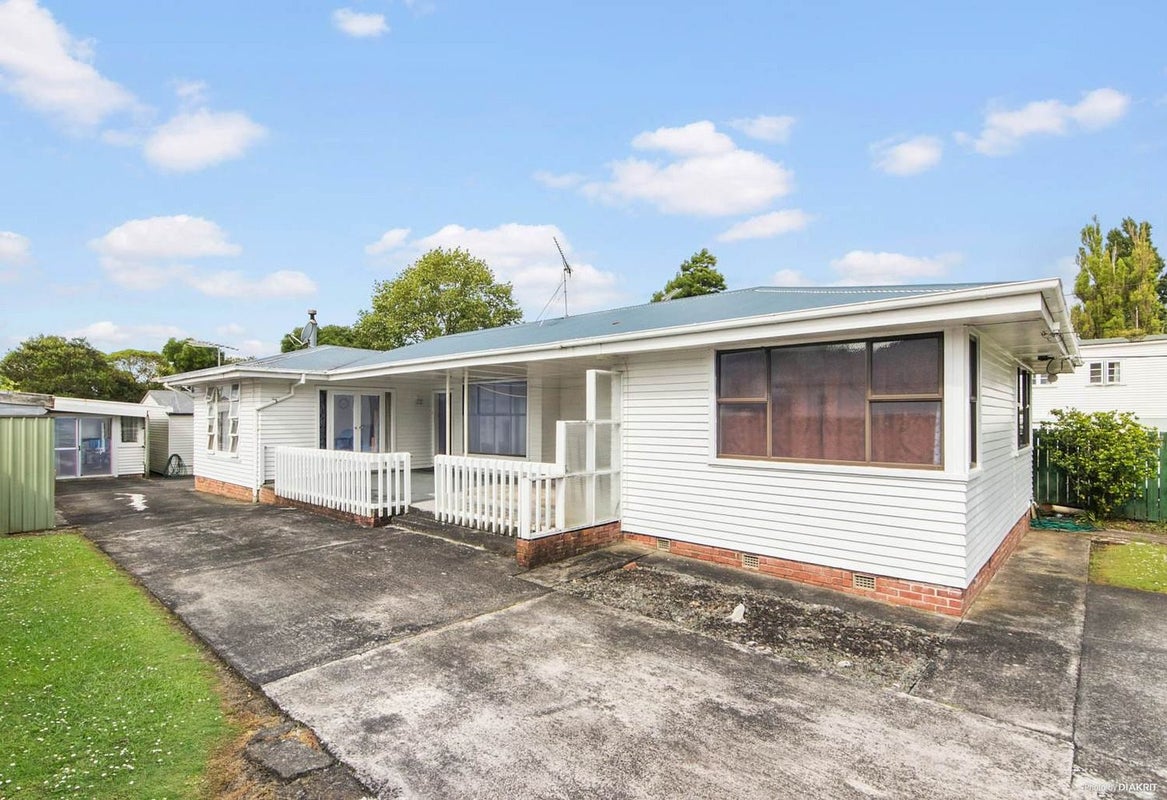 53 Beaubank Road, Kelston, Auckland - Carousel 1