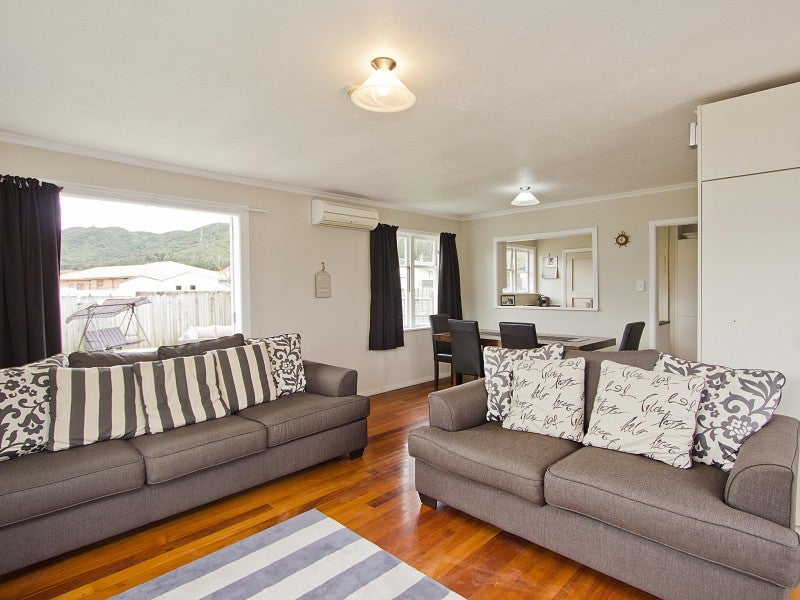 6 Grimsby Grove, Wainuiomata, Lower Hutt - Carousel 2