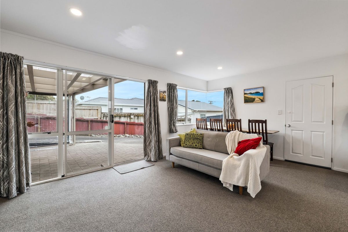 10F Richmond Street, Fitzroy, New Plymouth - Carousel 1