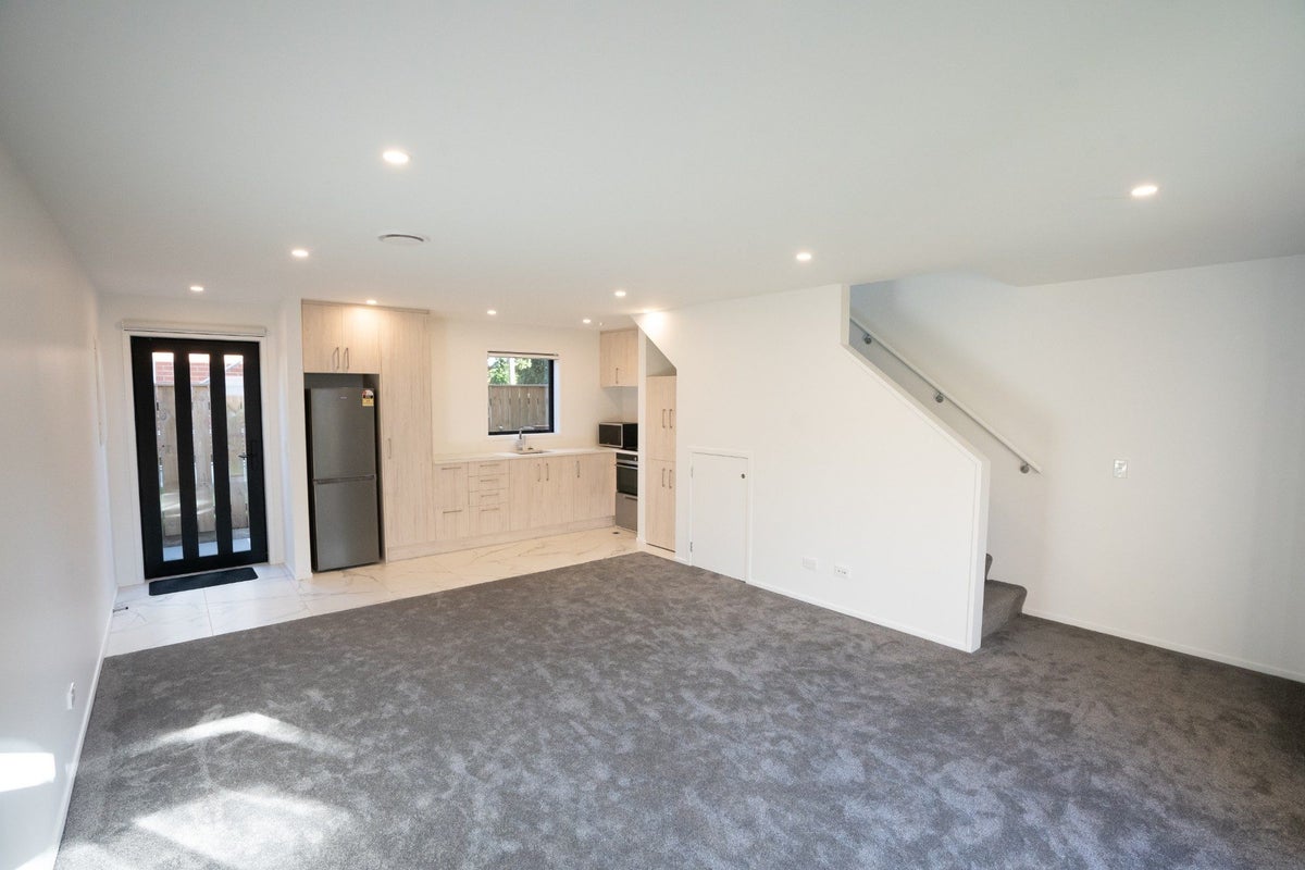 2/176 Cambridge Terrace, Fairfield, Lower Hutt - Carousel 2