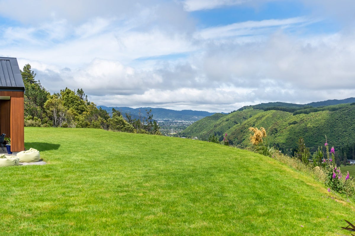 46 Crest Road, Akatarawa, Upper Hutt - Carousel 2