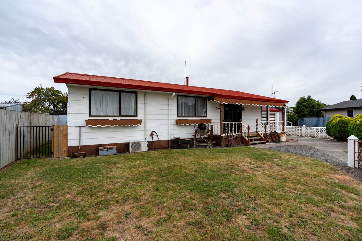 14 Brightwell Place, Nawton, Hamilton - Carousel 2