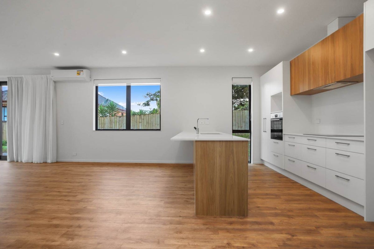 484A West Coast Road, Glen Eden, Auckland - Carousel 2
