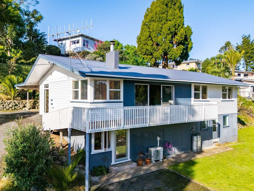 83 Carr Street, Te Kamo, Whangarei - Carousel 1