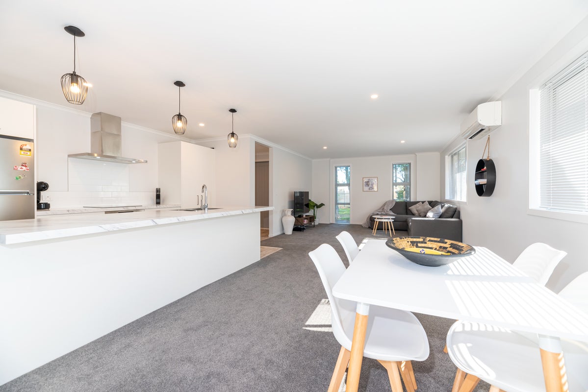 362 Great South Road, Opaheke, Papakura - Carousel 1