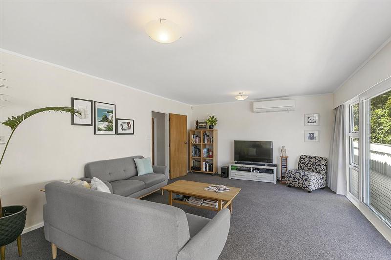4 St Annes Square, Tawa, Wellington - Carousel 2
