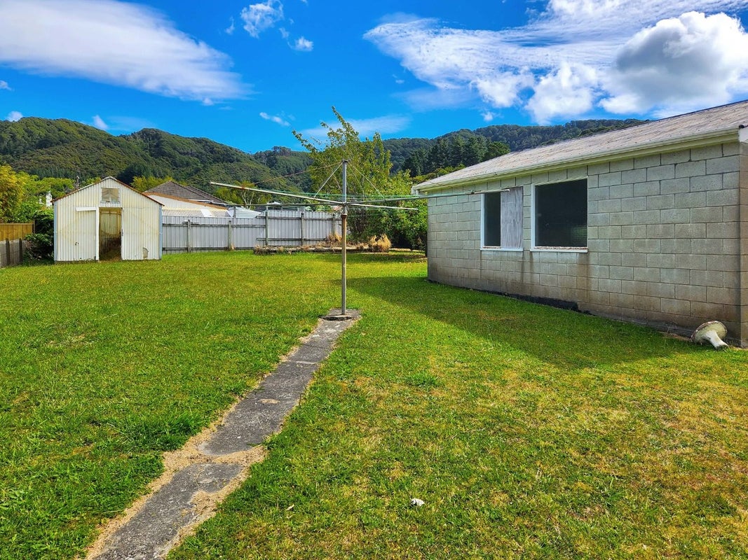 79 Fraser Street, Wainuiomata, Lower Hutt - Carousel 9