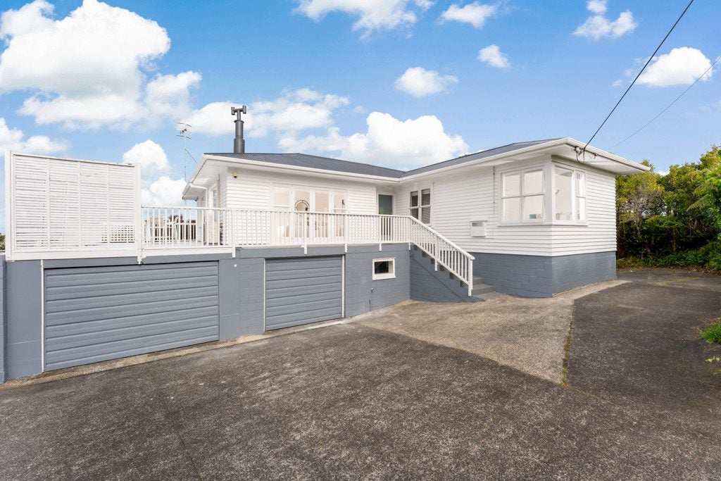 1/113 Coronation Road, Hillcrest, Auckland - Carousel 1