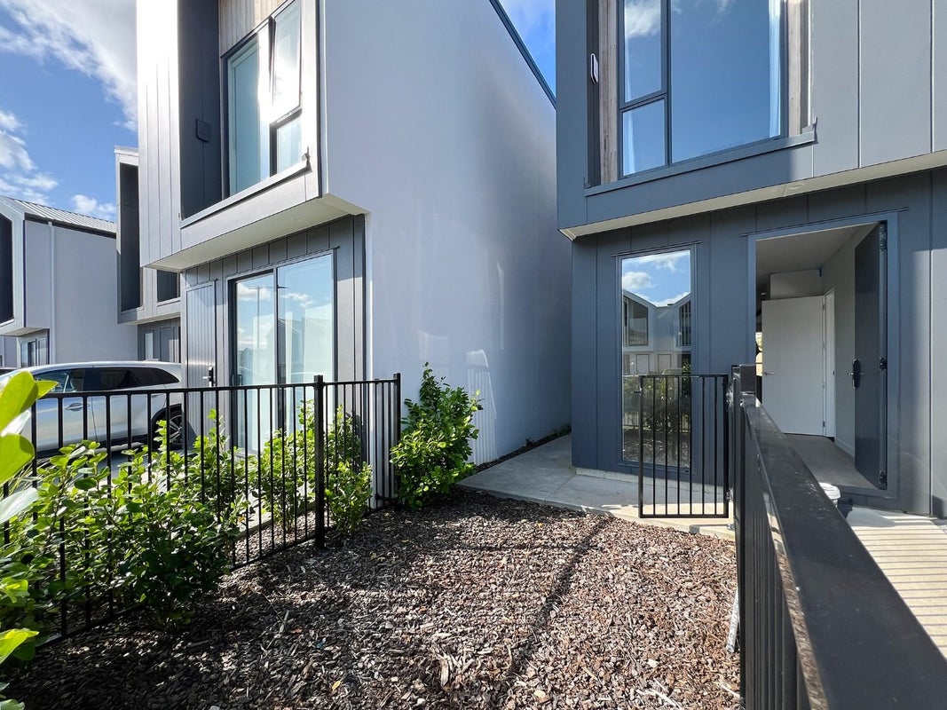 13 Porowha Road, Westgate, Auckland - Carousel 22