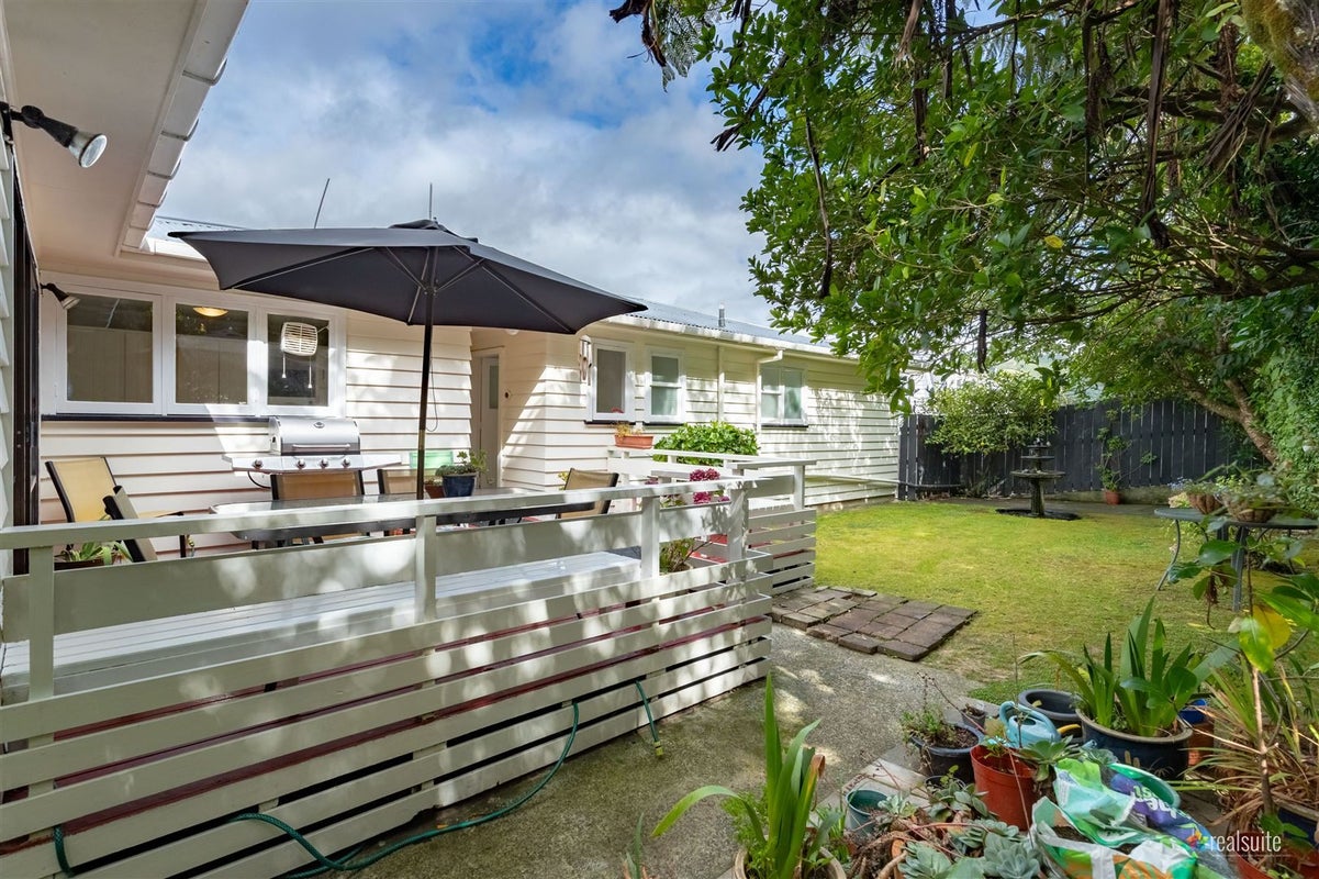 42 Sunshine Crescent, Kelson, Lower Hutt - Carousel 2