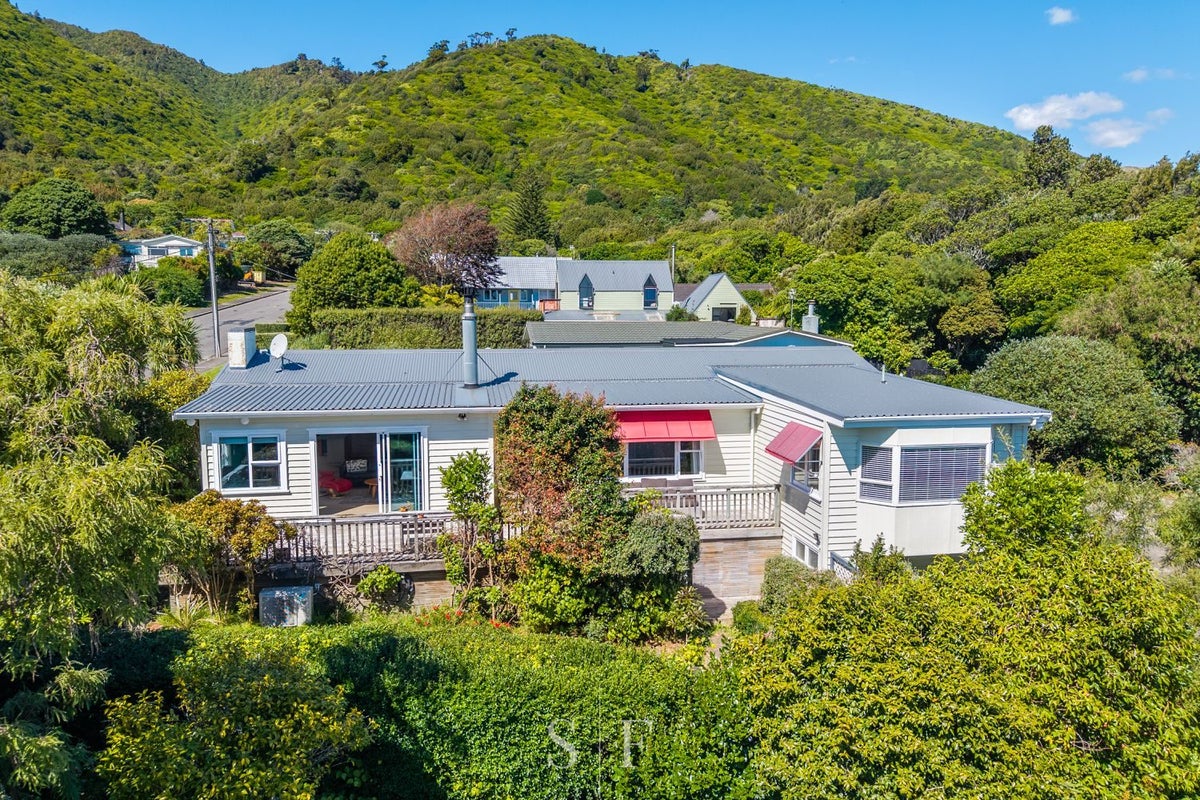 14 Kereru Street, Waikanae - Carousel 1