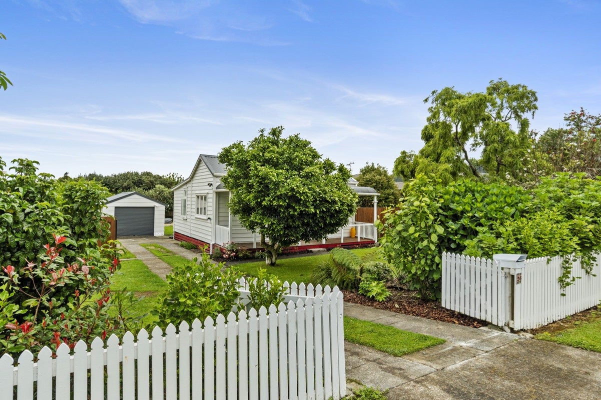 26 Regent Street, Waihi, Waihi - Carousel 1