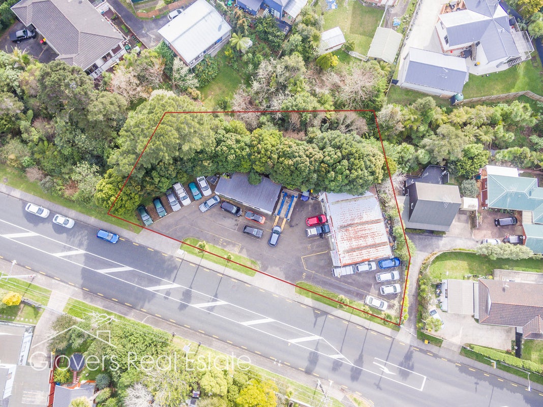 125 Godley Road, Green Bay, Auckland - Carousel 1