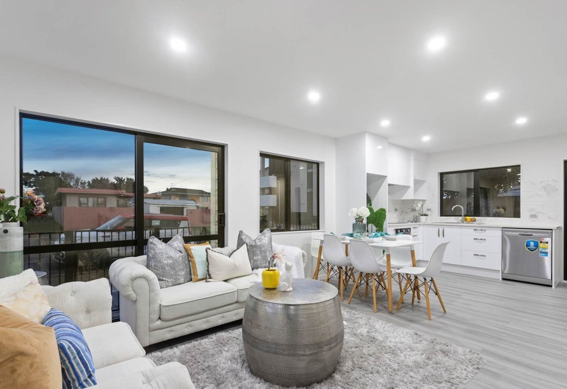 5/2 Cornwall Road, Mangere, Auckland - Carousel 2