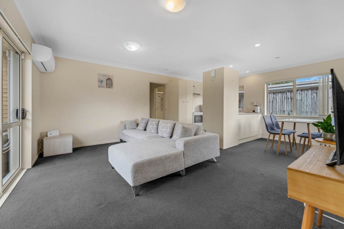 4/57 Tui Road, Papatoetoe, Manukau City, Auckland - Carousel 2