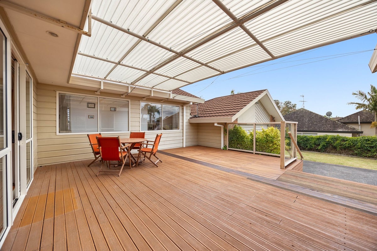 16 Harbour Lights Close, West Harbour, Auckland - Carousel 2