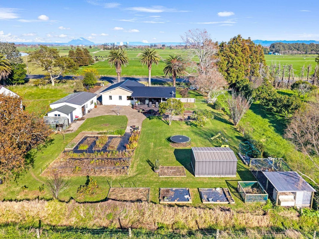694 Thornton Road, Thornton, Whakatane - Carousel 1