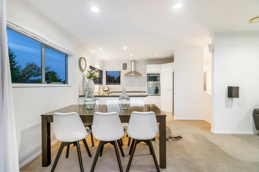 2/252 Rangatira Road, Beach Haven, Auckland - Carousel 26