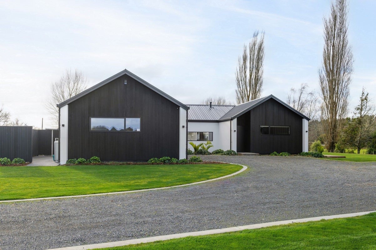 46 Captain Stone Road, Hamilton - Carousel 1