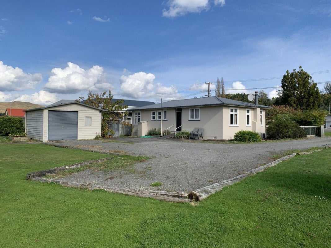 36 Bruce Street, Hunterville - Carousel 8