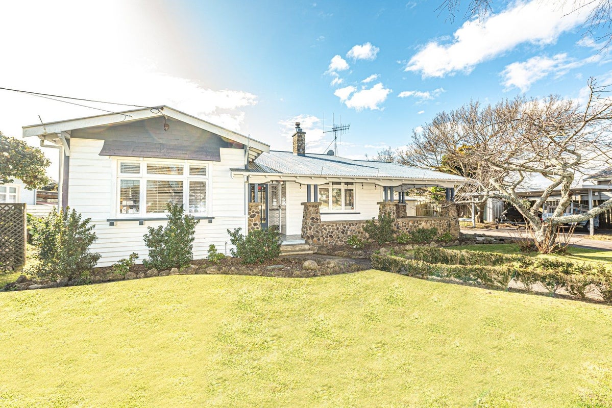 50 Fitzherbert Avenue, Tawhero, Whanganui - Carousel 1