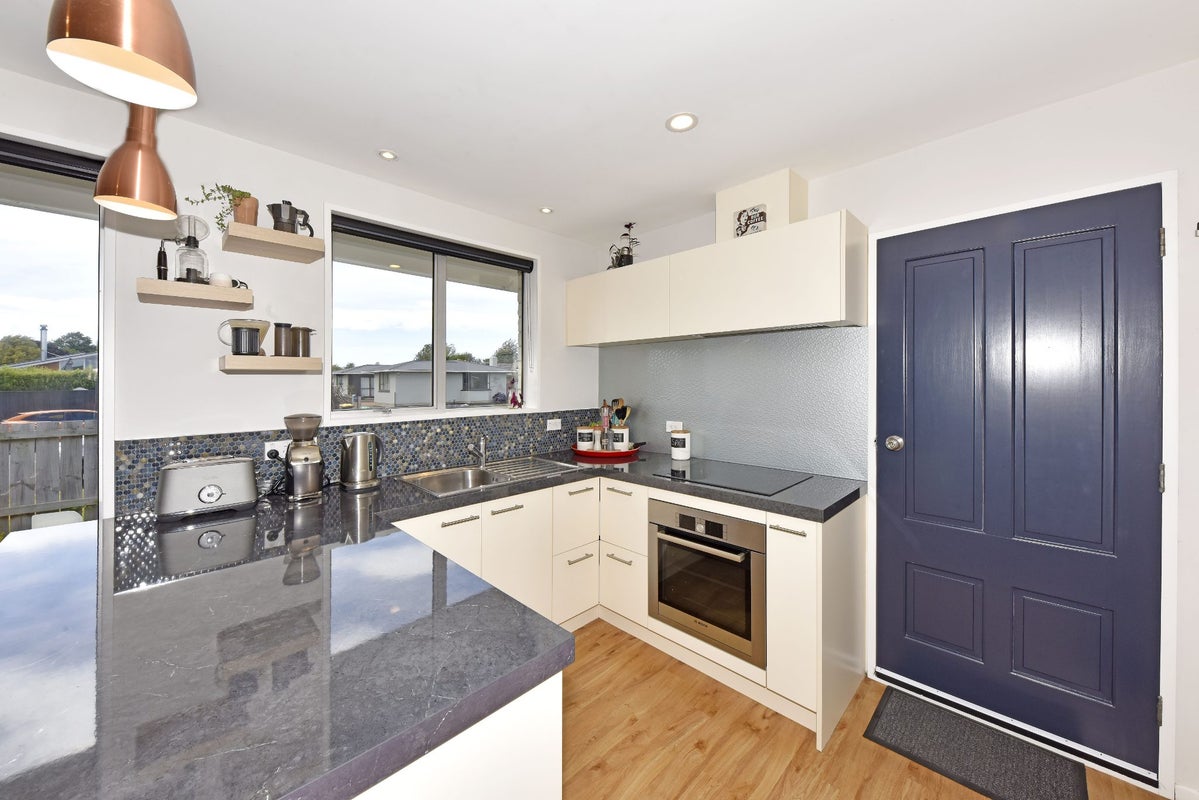 1/35 Cavendish Road, Casebrook, Christchurch - Carousel 2