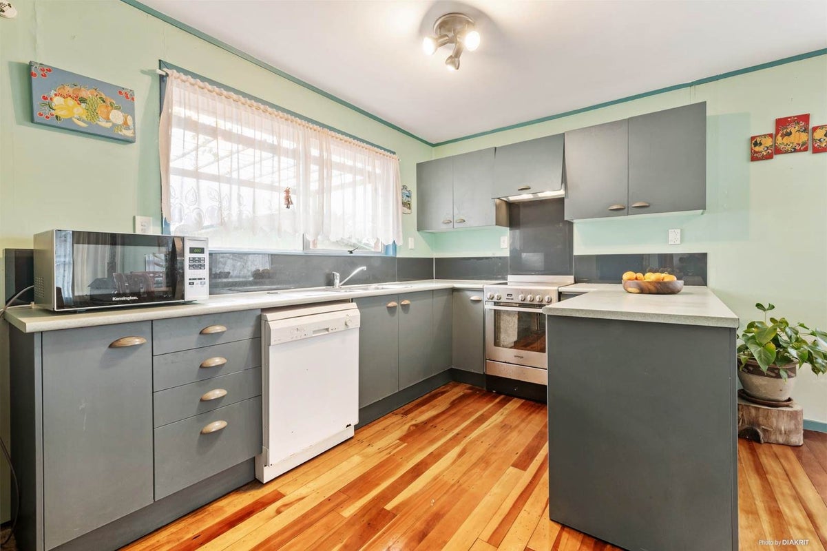 48 Walworth Avenue, Pakuranga Heights, Auckland - Carousel 1