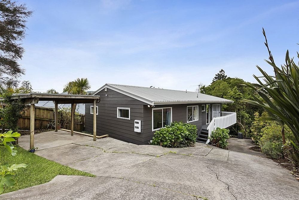 1/10 Ambler Avenue, Glen Eden, Auckland - Carousel 1