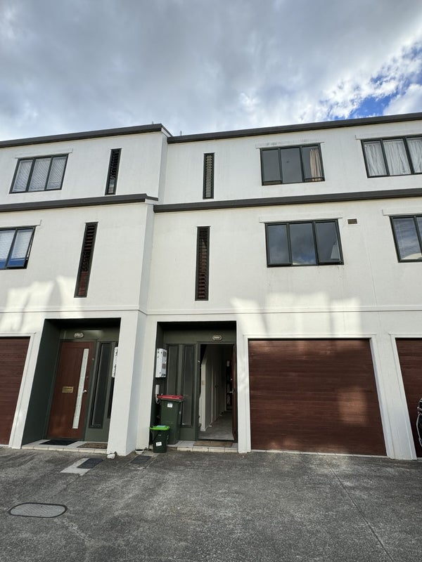 26/12 Ambrico Place, New Lynn, Auckland - Carousel 2