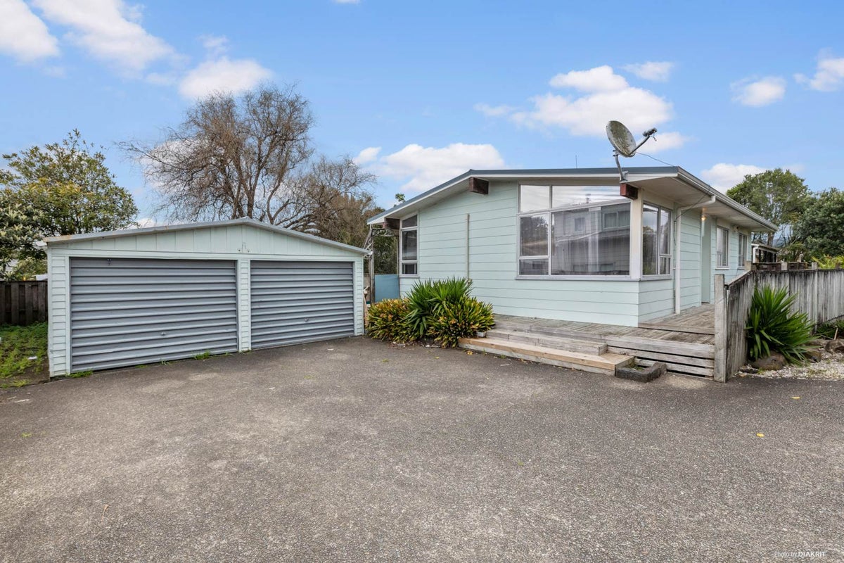 1/5 Murillo Place, Henderson, Auckland - Carousel 1
