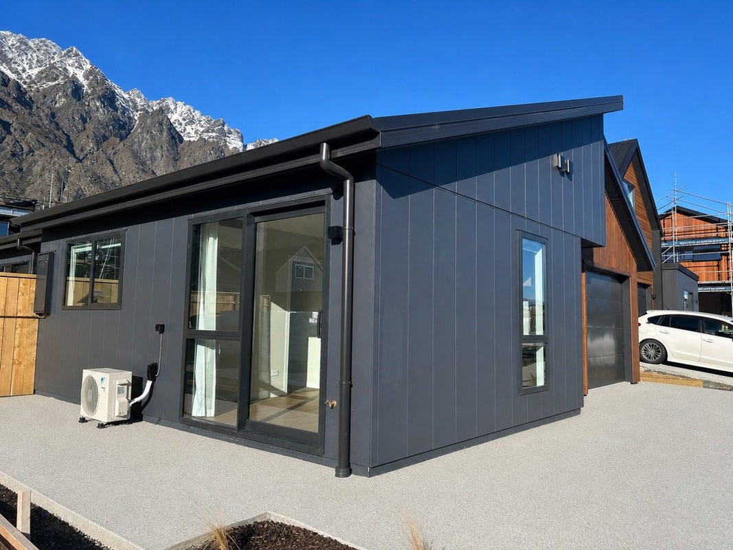 6 Rowe Drive, Jacks Point, Queenstown - Carousel 1