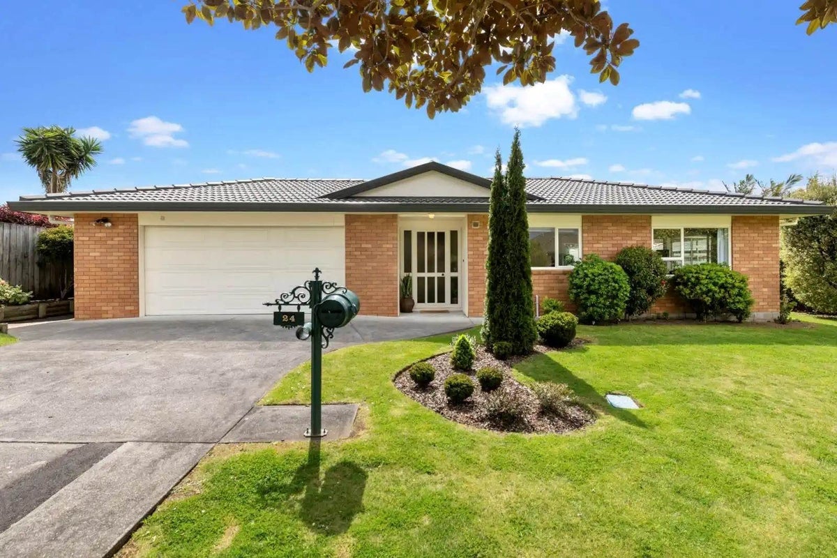 24 Castlehill Court, Wattle Downs, Auckland - Carousel 2