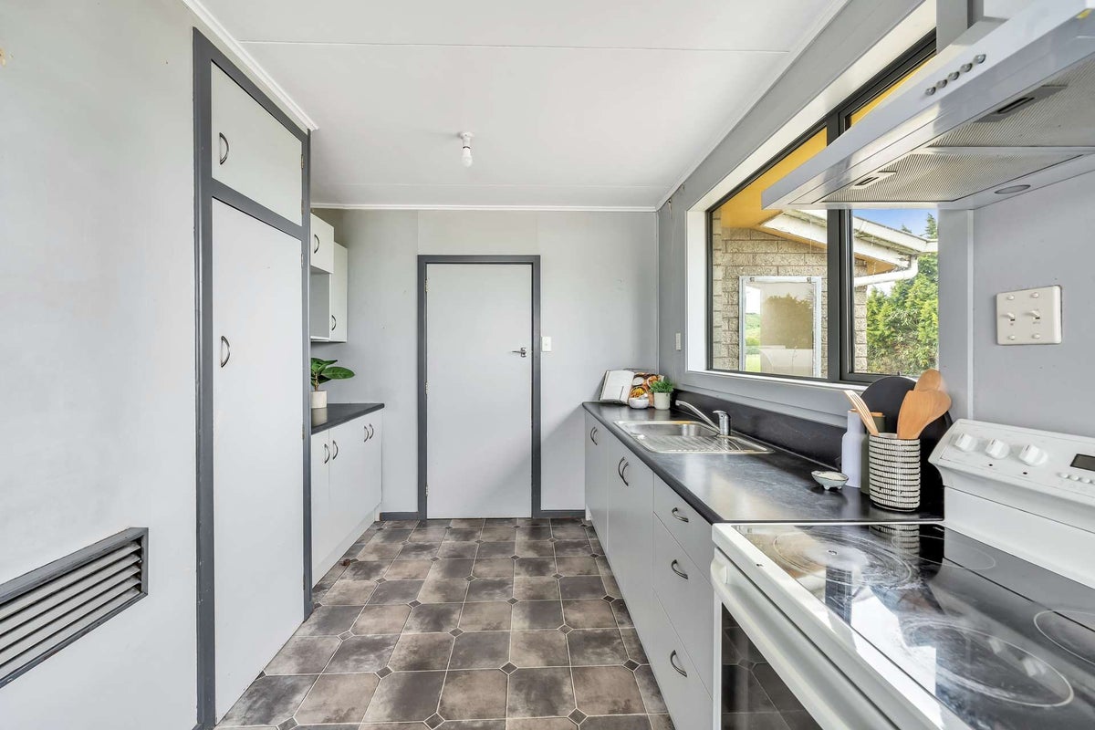 4 Grasslands Road, Gore, Gore - Carousel 2