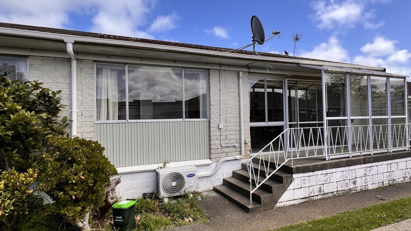 4/54 Seabrook Avenue, New Lynn, Auckland - Carousel 2